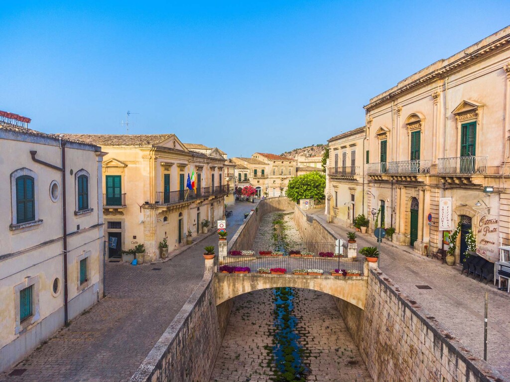 Scicli, canale di gronda di via Aleardo Aleardi